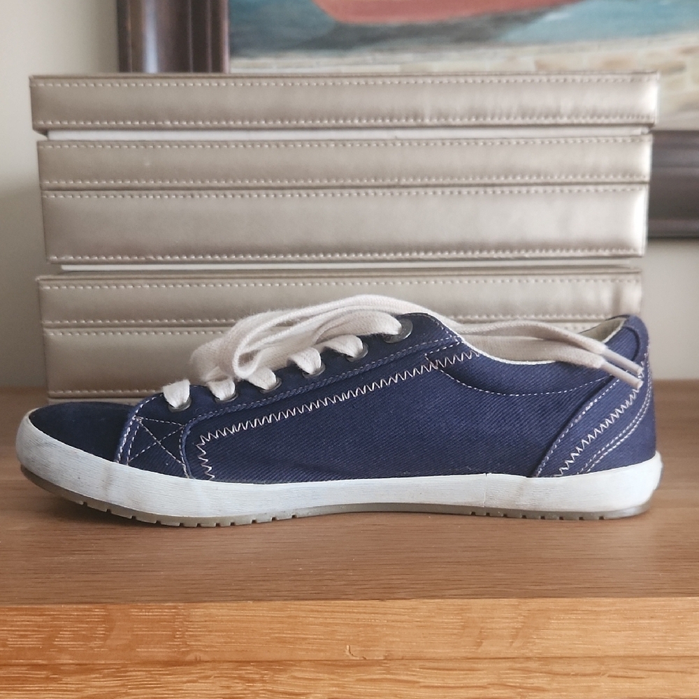 Taos Footwear Navy and White Women's Casual Sneakers